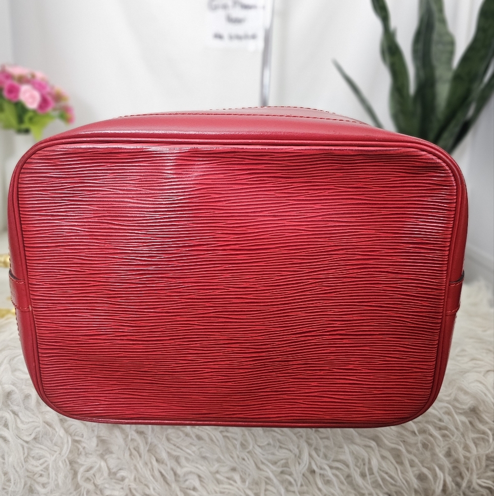 Authentic Louis Vuitton Noe Bucket Bag Epi - Picture 5 of 16